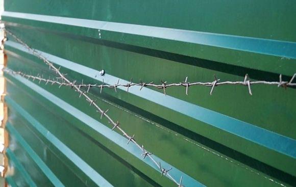 Активісти чергують, робочі риють землю — цвинтар у Сабарові на сайті 20minut.ua Активісти чергують, робочі риють землю — цвинтар у Сабарові, фото №5 на сайті 20minut.ua