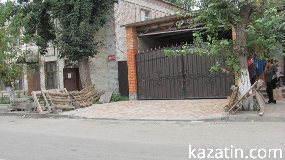 Яскраві квітники прикрашають місто на сайті 20minut.ua Яскраві квітники прикрашають місто, фото №19 на сайті 20minut.ua