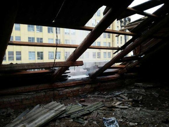 На Академіка Янгеля невідомі підпалили господарчу будівлю, фото №1 на сайті 20minut.ua