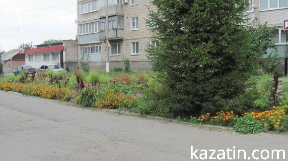 Яскраві квітники прикрашають місто на сайті 20minut.ua Яскраві квітники прикрашають місто, фото №15 на сайті 20minut.ua