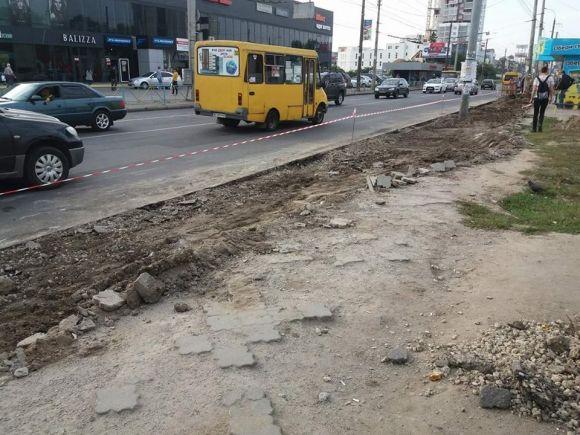 Новини Хмельницького - фото з Біля зупинки "Електроніка" будують нову транспортну кишеню