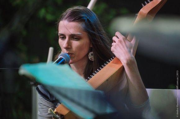 Зірки VINNYTSIA JAZZFEST, гурт KoloYolo - про магію українського джазу, бандурний бум і силу кохання на сайті 20minut.ua Зірки VINNYTSIA JAZZFEST, гурт KoloYolo - про магію українського джазу, бандурний бум і силу кохання, фото №3 на сайті 20minut.ua