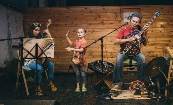 Зірки VINNYTSIA JAZZFEST, гурт KoloYolo - про магію українського джазу, бандурний бум і силу кохання на сайті 20minut.ua Зірки VINNYTSIA JAZZFEST, гурт KoloYolo - про магію українського джазу, бандурний бум і силу кохання, фото №6 на сайті 20minut.ua