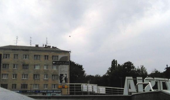 У Центрі гуло, а на Замості бачили. Чому бомбардувальник кружляв низько над містом? на сайті 20minut.ua У Центрі гуло, а на Замості бачили. Чому бомбардувальник кружляв низько над містом?, фото №2 на сайті 20minut.ua