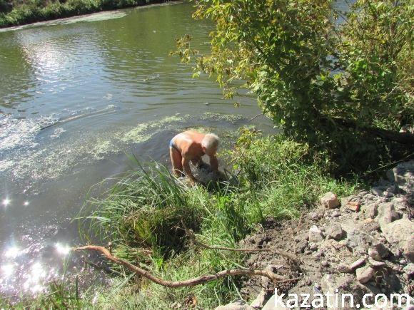 Гвалт на Водокачці — будівельне сміття згорнули у водойму на сайті 20minut.ua Гвалт на Водокачці — будівельне сміття згорнули у водойму, фото №1 на сайті 20minut.ua