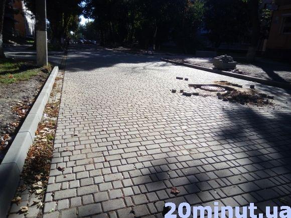 Фото дня: у Кам’янці ремонтують дорогу по Драгоманова на сайті 20minut.ua Фото дня: у Кам’янці ремонтують дорогу по Драгоманова, фото №2 на сайті 20minut.ua