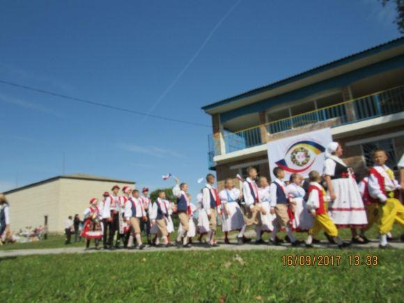 Чешські громади зі всієї України з'їхались в Миколаївку (фоторепортаж) на сайті 20minut.ua Чешські громади зі всієї України з'їхались в Миколаївку (фоторепортаж), фото №22 на сайті 20minut.ua