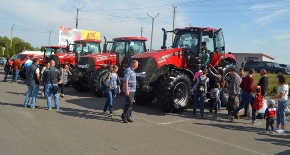 Хлібний тризуб і креативні фотозони: якою була виставка «Агро-Поділля 2017» (ФОТО), фото №27 на сайті vsim.ua