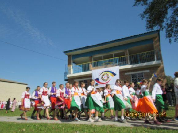 Чешські громади зі всієї України з'їхались в Миколаївку (фоторепортаж) на сайті 20minut.ua Чешські громади зі всієї України з'їхались в Миколаївку (фоторепортаж), фото №21 на сайті 20minut.ua