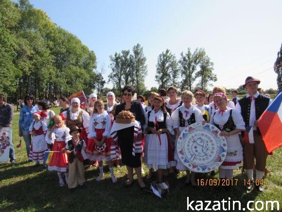 Чешські громади зі всієї України з'їхались в Миколаївку (фоторепортаж) на сайті 20minut.ua Чешські громади зі всієї України з'їхались в Миколаївку (фоторепортаж), фото №44 на сайті 20minut.ua