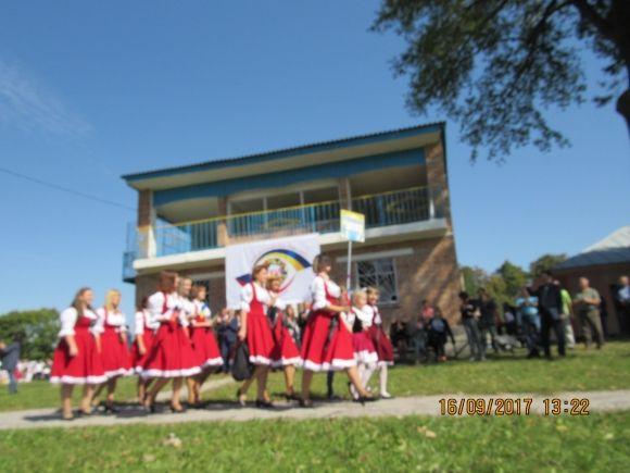 Чешські громади зі всієї України з'їхались в Миколаївку (фоторепортаж) на сайті 20minut.ua Чешські громади зі всієї України з'їхались в Миколаївку (фоторепортаж), фото №19 на сайті 20minut.ua