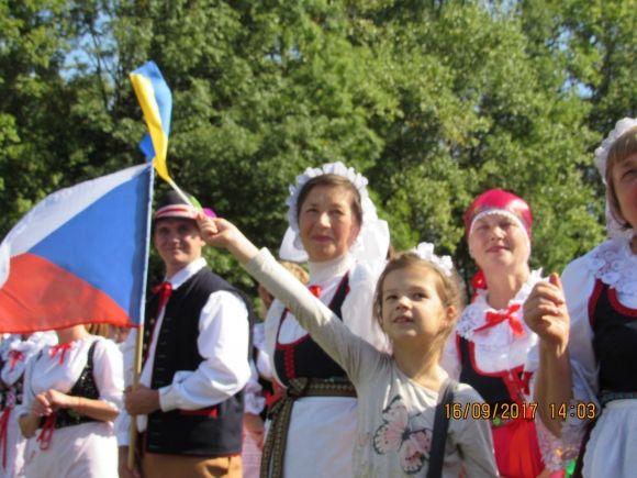 Чешські громади зі всієї України з'їхались в Миколаївку (фоторепортаж) на сайті 20minut.ua Чешські громади зі всієї України з'їхались в Миколаївку (фоторепортаж), фото №42 на сайті 20minut.ua