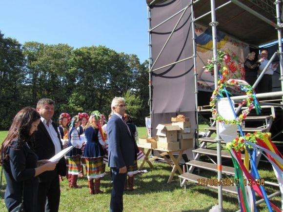 Чешські громади зі всієї України з'їхались в Миколаївку (фоторепортаж) на сайті 20minut.ua Чешські громади зі всієї України з'їхались в Миколаївку (фоторепортаж), фото №36 на сайті 20minut.ua