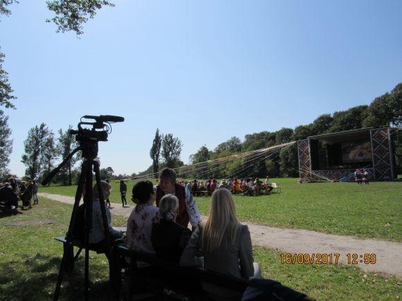 Чешські громади зі всієї України з'їхались в Миколаївку (фоторепортаж) на сайті 20minut.ua Чешські громади зі всієї України з'їхались в Миколаївку (фоторепортаж), фото №12 на сайті 20minut.ua