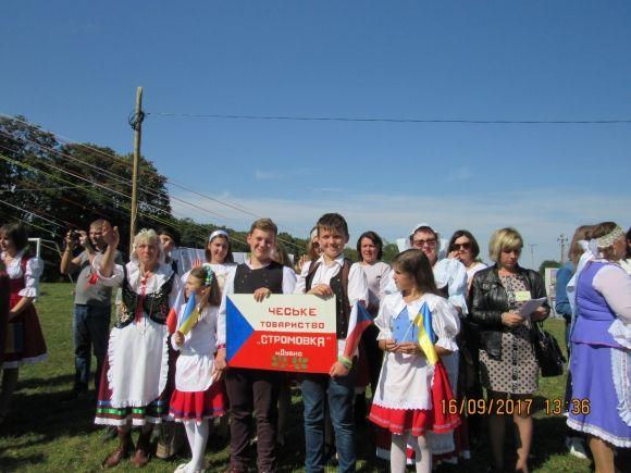 Чешські громади зі всієї України з'їхались в Миколаївку (фоторепортаж) на сайті 20minut.ua Чешські громади зі всієї України з'їхались в Миколаївку (фоторепортаж), фото №24 на сайті 20minut.ua