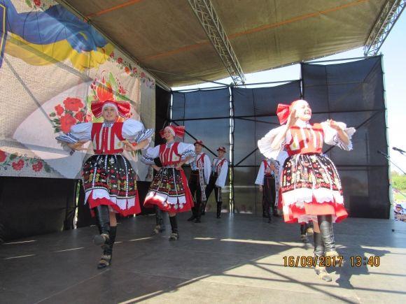 Чешські громади зі всієї України з'їхались в Миколаївку (фоторепортаж) на сайті 20minut.ua Чешські громади зі всієї України з'їхались в Миколаївку (фоторепортаж), фото №33 на сайті 20minut.ua