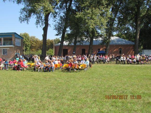 Чешські громади зі всієї України з'їхались в Миколаївку (фоторепортаж) на сайті 20minut.ua Чешські громади зі всієї України з'їхались в Миколаївку (фоторепортаж), фото №10 на сайті 20minut.ua