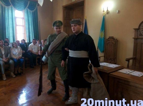 У Кам`янці з`явились колекційний конверт та марка із Старою фортецею на сайті 20minut.ua У Кам`янці з`явились колекційний конверт та марка із Старою фортецею, фото №2 на сайті 20minut.ua