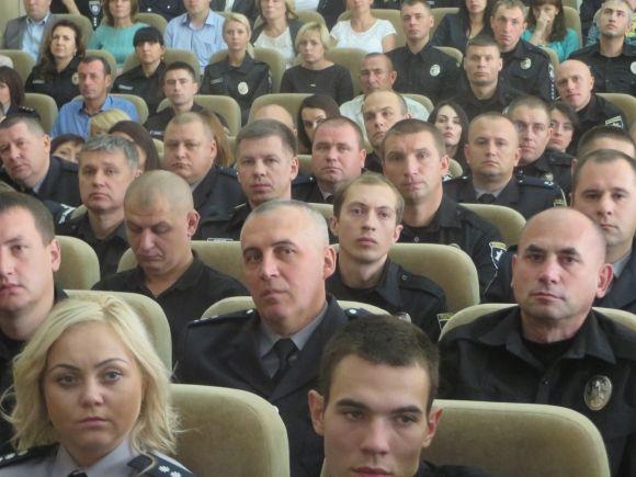 Хмельниччина отримала нового начальника поліції - 36-річного екс-беркутівця на сайті vsim.ua Хмельниччина отримала нового начальника поліції - 36-річного екс-беркутівця, фото №1 на сайті vsim.ua