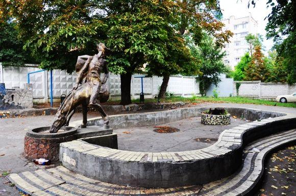 Хто тут живе?  Мешканці будинку з вишивкою, які створили пам’ятник Мюнхгаузену, фото №17 на сайті vsim.ua