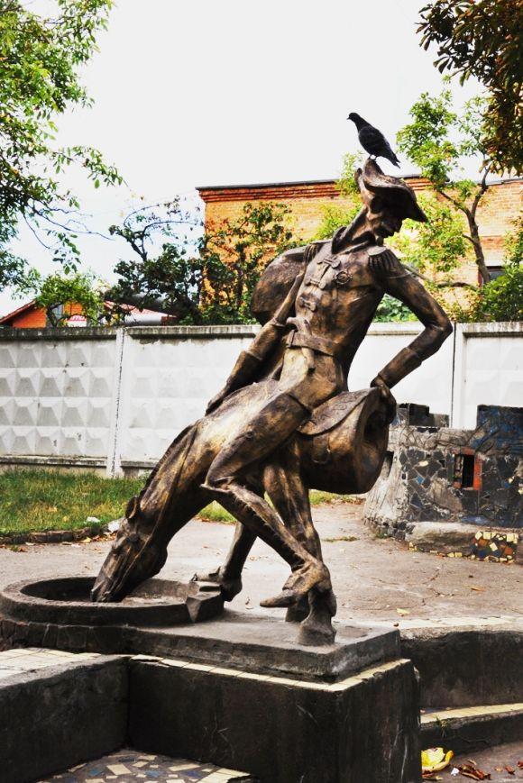 Хто тут живе?  Мешканці будинку з вишивкою, які створили пам’ятник Мюнхгаузену, фото №18 на сайті vsim.ua