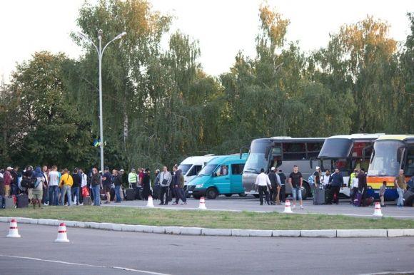 В Вінницю прилетіли хасиди. Аеропорт прийняв перші чартери, фото №1 на сайті 20minut.ua
