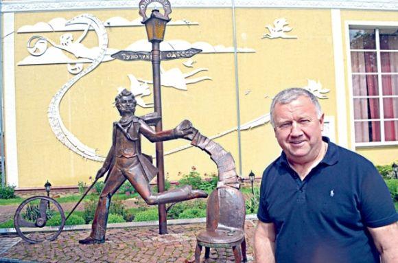 Три пам’ятники в Ольгополі — до Пушкіна приєдналися Шевченко і його Катерина на сайті 20minut.ua Три пам’ятники в Ольгополі — до Пушкіна приєдналися Шевченко і його Катерина, фото №2 на сайті 20minut.ua