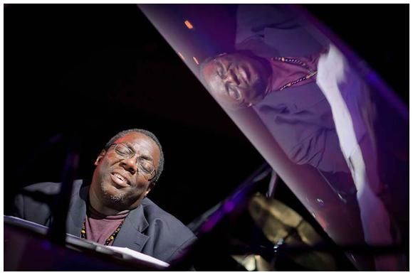 «Чорний» джаз і культовий Сайрус Честнат — у неділю у Вінниці на сайті 20minut.ua «Чорний» джаз і культовий Сайрус Честнат — у неділю у Вінниці, фото №4 на сайті 20minut.ua