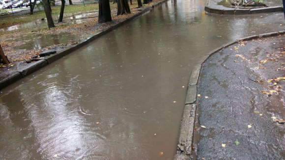 Хмельницький заливає дощем. «Поплила» взуттєва алейка на Толкучці на сайті vsim.ua Хмельницький заливає дощем. «Поплила» взуттєва алейка на Толкучці, фото №21 на сайті vsim.ua
