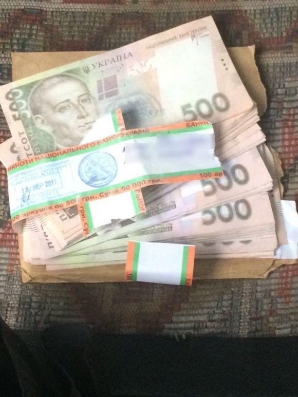 Двоє вінницьких поліцейських попалися на хабарі у 50 тисяч гривень на сайті 20minut.ua Двоє вінницьких поліцейських попалися на хабарі у 50 тисяч гривень, фото №1 на сайті 20minut.ua
