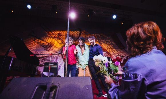 Главные «байки» VINNYTSIA JAZZFEST: костюм Гараняна и ведро для игры на сайті 20minut.ua Главные «байки» VINNYTSIA JAZZFEST: костюм Гараняна и ведро для игры, фото №2 на сайті 20minut.ua