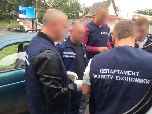 Начальник районного управління ДСНС та його підлеглий попалися на хабарі на сайті 20minut.ua Начальник районного управління ДСНС та його підлеглий попалися на хабарі, фото №1 на сайті 20minut.ua