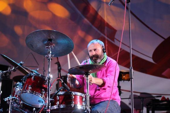 Перший день VINNYTSIA JAZZFEST: як співати без слів та грати на гітарі з цигаркової коробки на сайті 20minut.ua Перший день VINNYTSIA JAZZFEST: як співати без слів та грати на гітарі з цигаркової коробки, фото №8 на сайті 20minut.ua