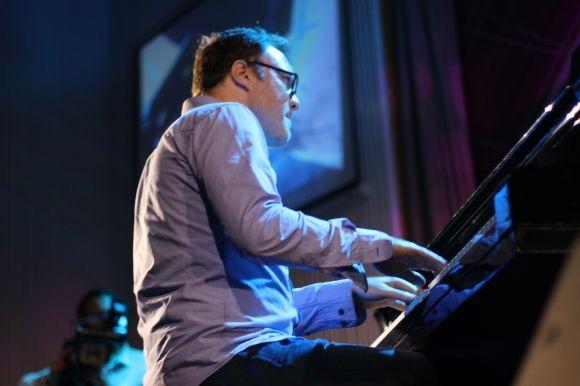 Перший день VINNYTSIA JAZZFEST: як співати без слів та грати на гітарі з цигаркової коробки на сайті 20minut.ua Перший день VINNYTSIA JAZZFEST: як співати без слів та грати на гітарі з цигаркової коробки, фото №14 на сайті 20minut.ua