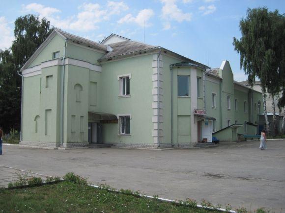 «Незнана Хмельниччина»: католицький цвинтар і палац останніх власників Деражні на сайті vsim.ua «Незнана Хмельниччина»: католицький цвинтар і палац останніх власників Деражні, фото №3 на сайті vsim.ua