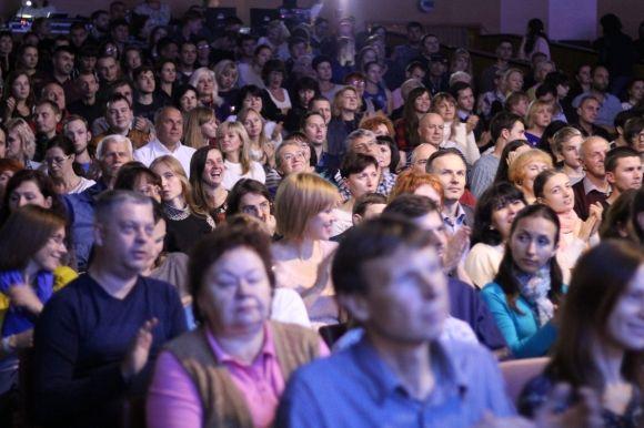 Перший день VINNYTSIA JAZZFEST: як співати без слів та грати на гітарі з цигаркової коробки на сайті 20minut.ua Перший день VINNYTSIA JAZZFEST: як співати без слів та грати на гітарі з цигаркової коробки, фото №3 на сайті 20minut.ua