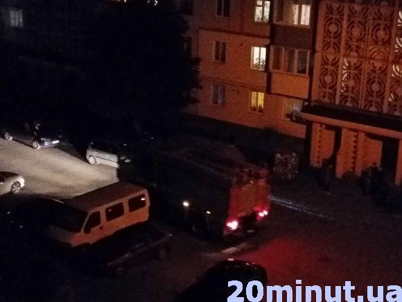 На Курбаса шукали витік солярки чи бензину на сайті 20minut.ua На Курбаса шукали витік солярки чи бензину, фото №4 на сайті 20minut.ua
