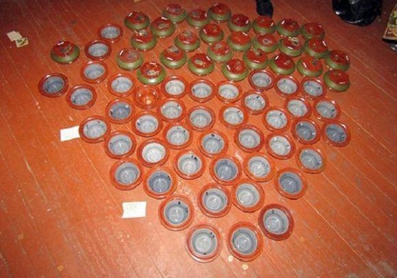 Ящики з боєприпасами залишив квартирант хмельничанці замість квартплати, фото №1 на сайті vsim.ua