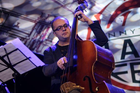 JAZZFEST: один джазмен «довів» до сліз, інші — витягнули танцювати півзали на сайті 20minut.ua JAZZFEST: один джазмен «довів» до сліз, інші — витягнули танцювати півзали, фото №2 на сайті 20minut.ua