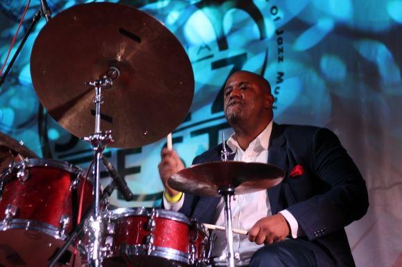 JAZZFEST: один джазмен «довів» до сліз, інші — витягнули танцювати півзали на сайті 20minut.ua JAZZFEST: один джазмен «довів» до сліз, інші — витягнули танцювати півзали, фото №9 на сайті 20minut.ua