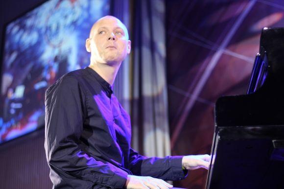 JAZZFEST: один джазмен «довів» до сліз, інші — витягнули танцювати півзали на сайті 20minut.ua JAZZFEST: один джазмен «довів» до сліз, інші — витягнули танцювати півзали, фото №1 на сайті 20minut.ua