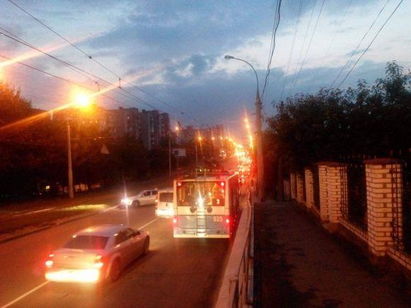 Через ДТП на Келецькій утворився затор від Урожаю до 600-річчя на сайті 20minut.ua Через ДТП на Келецькій утворився затор від Урожаю до 600-річчя, фото №3 на сайті 20minut.ua
