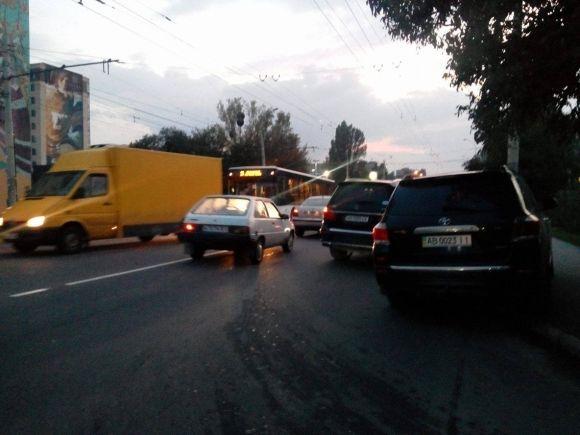 Через ДТП на Келецькій утворився затор від Урожаю до 600-річчя на сайті 20minut.ua Через ДТП на Келецькій утворився затор від Урожаю до 600-річчя, фото №2 на сайті 20minut.ua