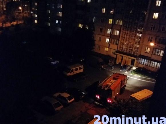 На Курбаса шукали витік солярки чи бензину на сайті 20minut.ua На Курбаса шукали витік солярки чи бензину, фото №5 на сайті 20minut.ua