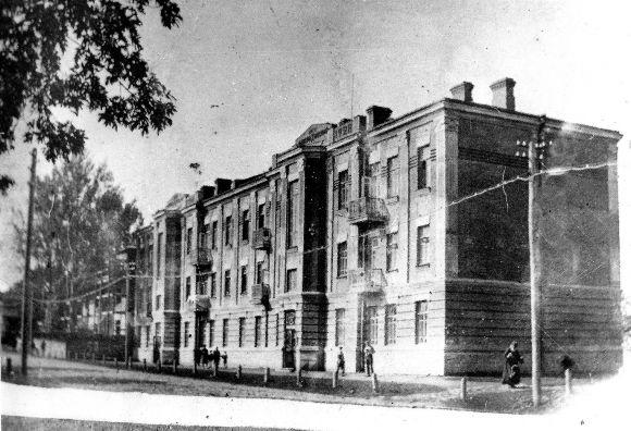 Хто тут живе? Будинок на Грушевського для еліти Проскурова, фото №3 на сайті vsim.ua