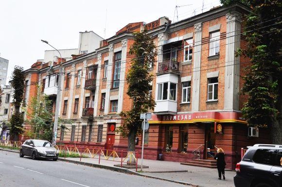 Хто тут живе? Будинок на Грушевського для еліти Проскурова, фото №1 на сайті vsim.ua