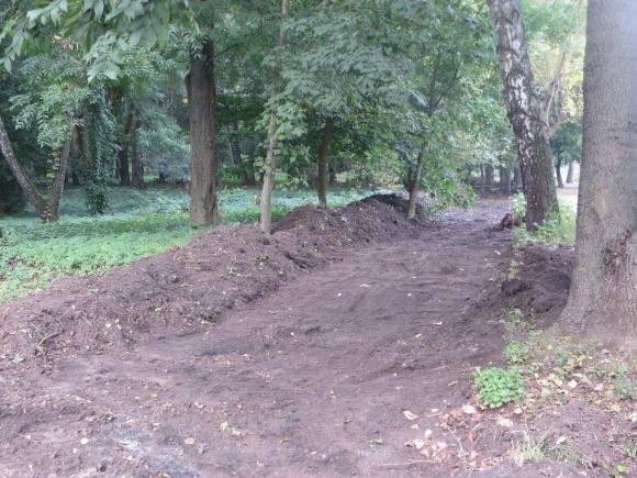 В парку Чекмана будують нову велосипедну доріжку за 1,4 мільйона гривень, фото №1 на сайті vsim.ua