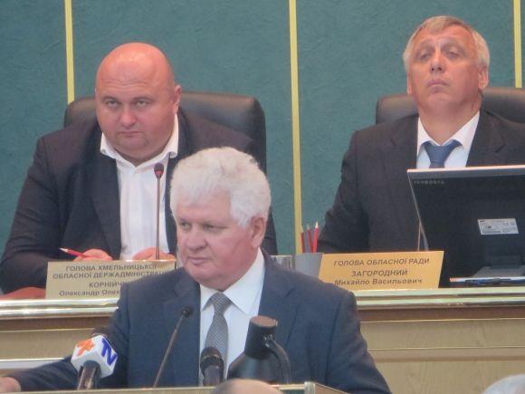 Скандал в Хмельницькій облраді: депутати штовхалися через російську мову (ВІДЕО) на сайті vsim.ua Скандал в Хмельницькій облраді: депутати штовхалися через російську мову (ВІДЕО), фото №1 на сайті vsim.ua