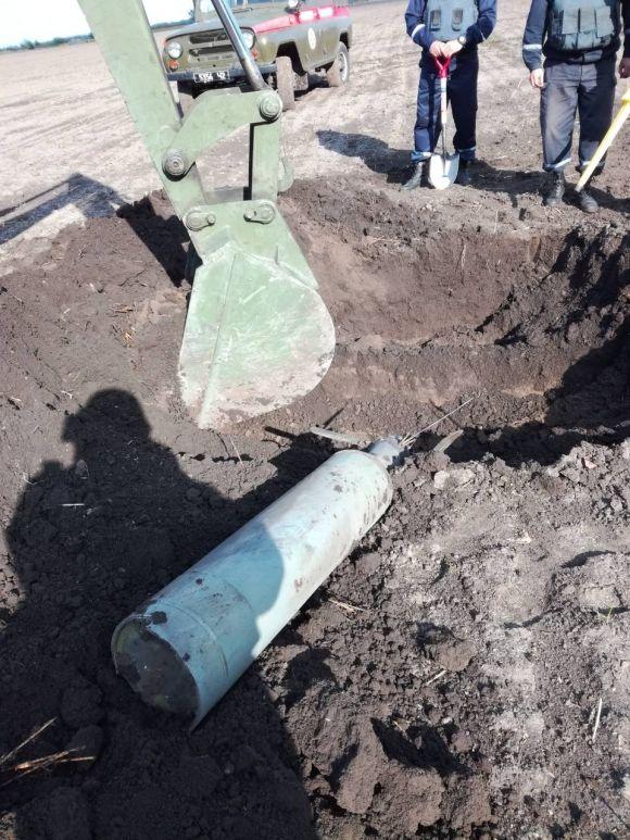 Хмельницькі піротехніки продовжують роботу в Калинівці. Знищують боєприпаси на сайті vsim.ua Хмельницькі піротехніки продовжують роботу в Калинівці. Знищують боєприпаси, фото №1 на сайті vsim.ua