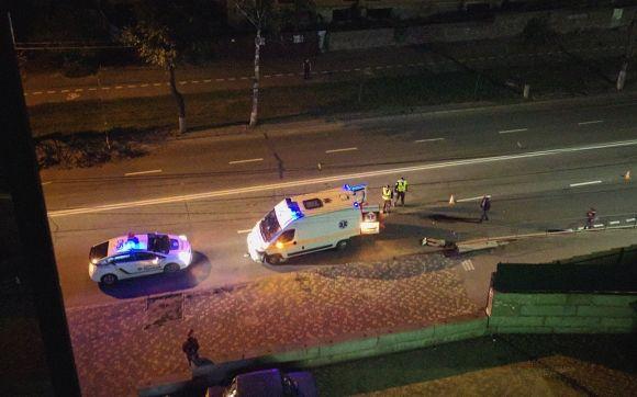 На Київській цієї ночі збили пішохода. Особу потерпілого встановлюють, фото №1 на сайті 20minut.ua